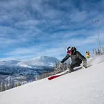 Luxurious 4 Bedroom Mountain With Gaustatoppen View *
