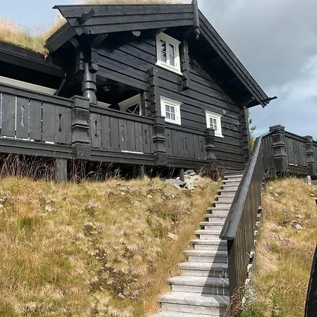Feriehus Luxurious 4 Bedroom Mountain With Gaustatoppen View
