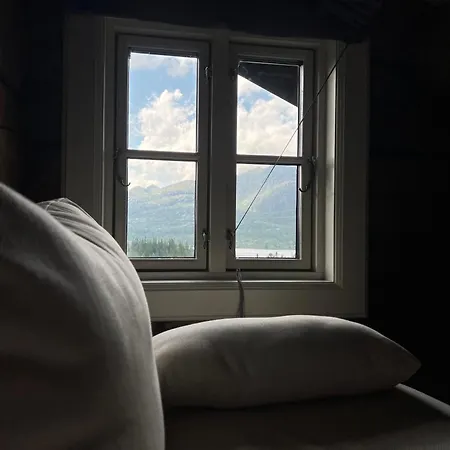 Luxurious 4 Bedroom Mountain With Gaustatoppen View