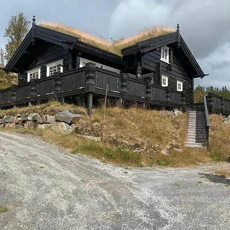 Luxurious 4 Bedroom Mountain With Gaustatoppen View *