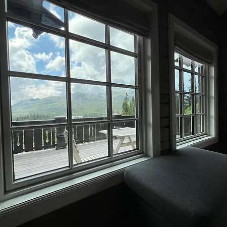 Feriehus Luxurious 4 Bedroom Mountain With Gaustatoppen View *