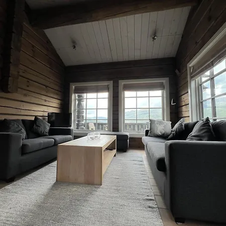 Luxurious 4 Bedroom Mountain With Gaustatoppen View *