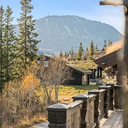 Luxurious 4 Bedroom Mountain With Gaustatoppen View Feriehus